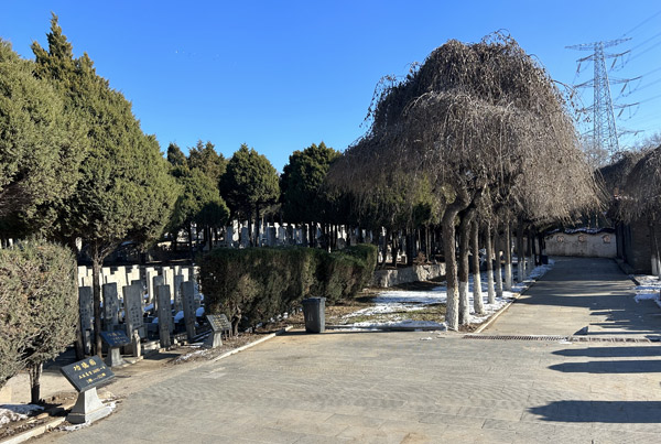 沈阳盛京寝园销售团队全力为您服务，帮助您选择满意的墓地。
