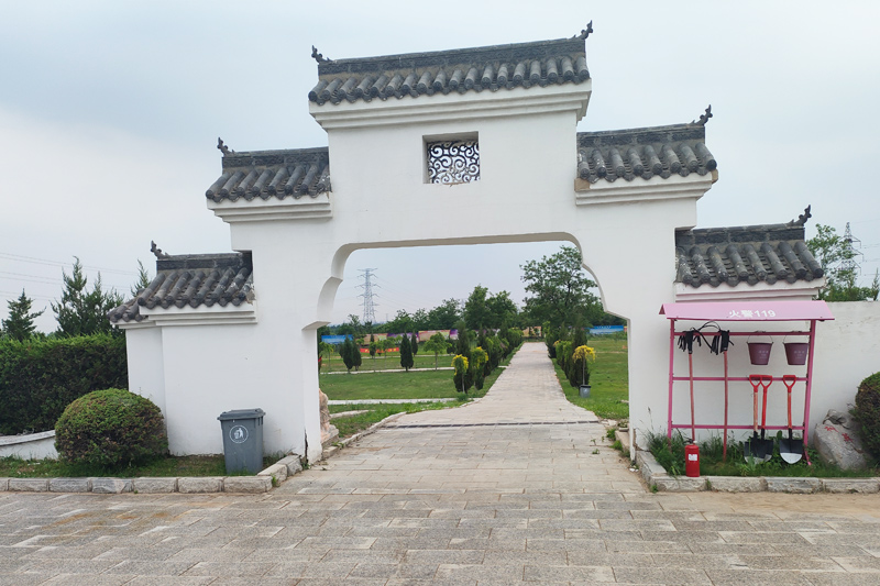 始建于1993年的盛京寝园是故人思故土的一种必然选择